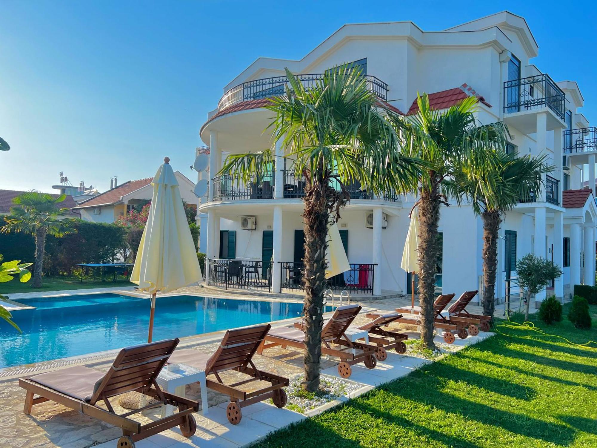 Apartments Lj Ulcinj Extérieur photo