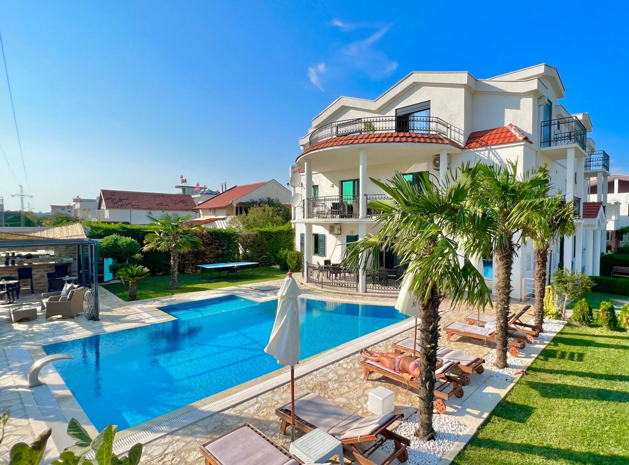 Apartments Lj Ulcinj Extérieur photo